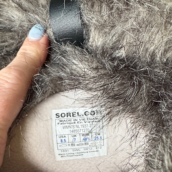 Sorel Quilted Tan and Black Fur-Trim Boots-size 8.5 - Picture 4 of 5